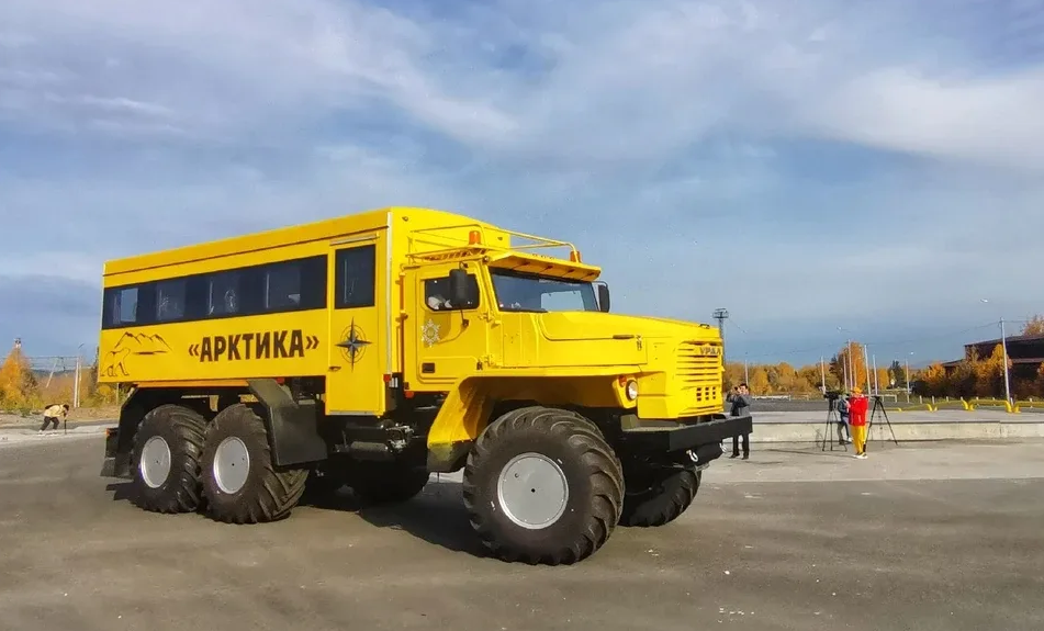 Вахтовый автобус Урал Арктика